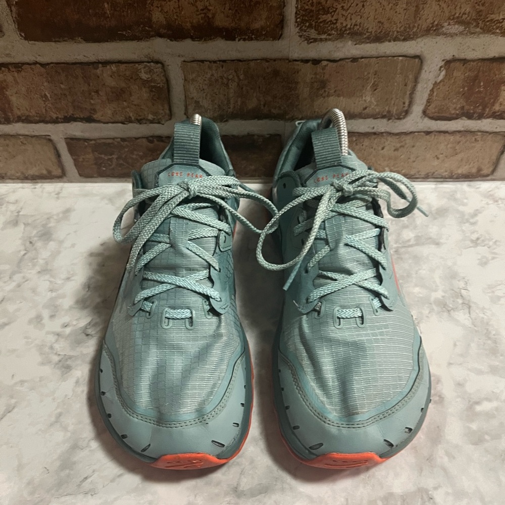 Altra - Picture 2 of 6